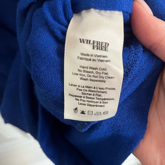 Wilfred Free | XS Valeria Plunge Crop Top - Picture 4 of 6